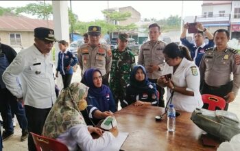 Pastikan Kesehatan, Polsek Kotarih Gelar Pemeriksaan Kesehatan Petugas PPK jelang Rapat Pleno