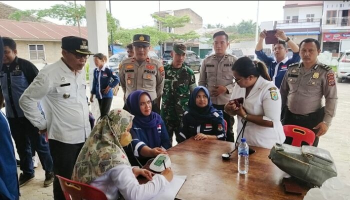 Pastikan Kesehatan, Polsek Kotarih Gelar Pemeriksaan Kesehatan Petugas PPK jelang Rapat Pleno