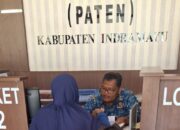 Klarifikasi Camat Sukra, Saripin Minta Rp. 100.000, dikarenakan Nyuruh Orang Ketiga untuk Ongkos ke Dukcapil bantu Tuminah Rubah KK