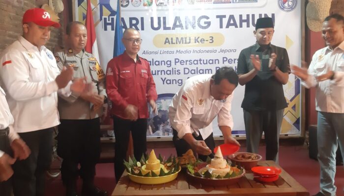 Pengukuhan menyambut Ketua Dan Wakil Ketua Baru, Serta HUT ALMI-J Ke-3, Sukses, dengan visi misi meningkatkan kualitas manajemen.