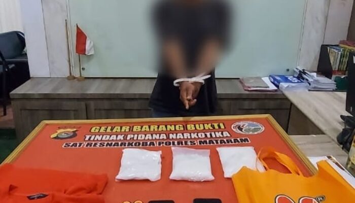 Bongkar Jaringan Narkotika, Sat Resnarkoba Polresta Mataram Ungkap Sabu Dalam Kemasan Snack.