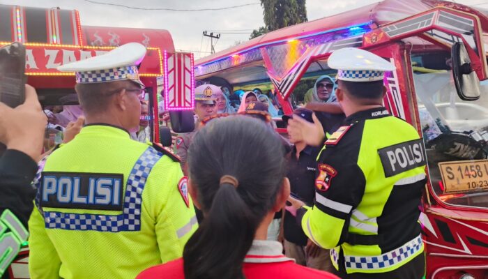 Jelang Konser MXGP Selaparang, Satlantas Polresta Mataram Sosialisasi dan Berikan Himbauan Sopir dan Penumpang Odong-Odong