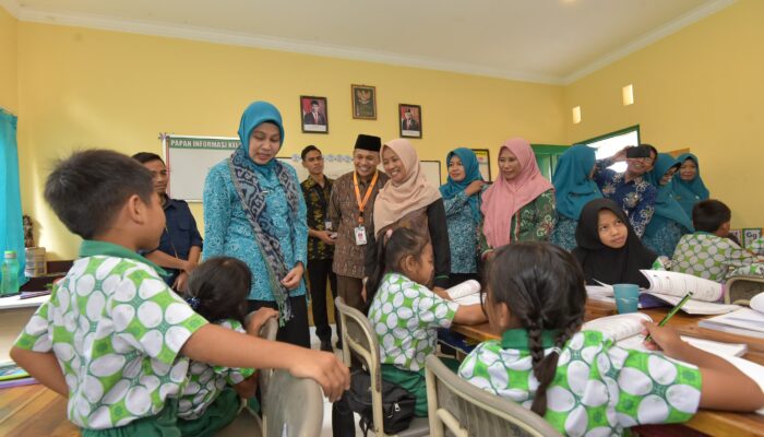 Ibu Dessy Hassanudin Sambangi Yayasan Peduli Anak dan Pengurus LKSA Lobar dan Mataram