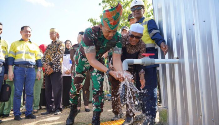 Pangdam IX/Udayana Resmikan Sumur Bor Tenaga Surya di Sumbawa Barat