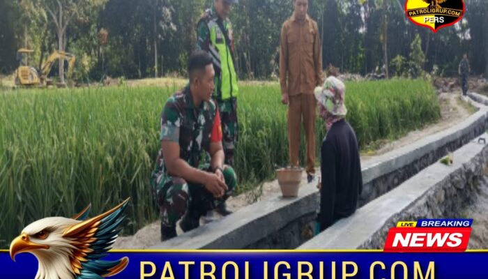 Beti Semangat Ke Prajurit,Dansatgas TMMD Ke-121 Didampingi Danramil-09/Sikur Terjun Langsung ke Lokasi Pembangunan Talud