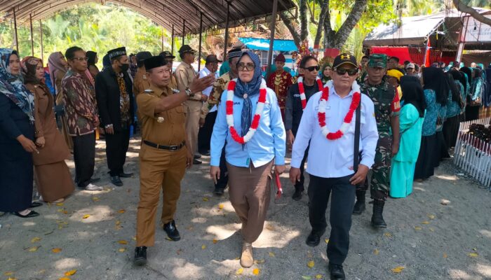 Mewakili Pj.Bupati Kadis PMD Buka Festival Lomba Desa Wisata Nusantara Di Balukang Sojol Dengan Aman Dan Sukses