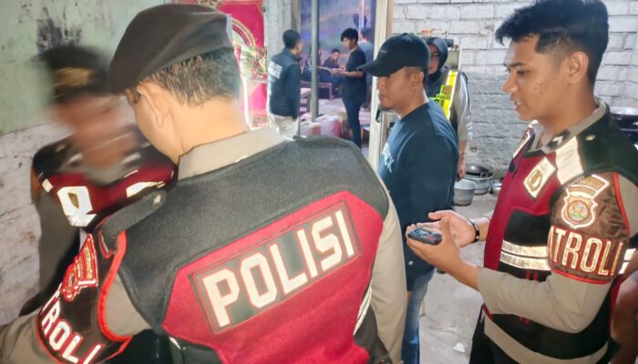 Patroli KRYD Dalam Rangka Cipta Kondisi Jelang Pilkada, Polsek Praya Sita Puluhan Botol Miras.