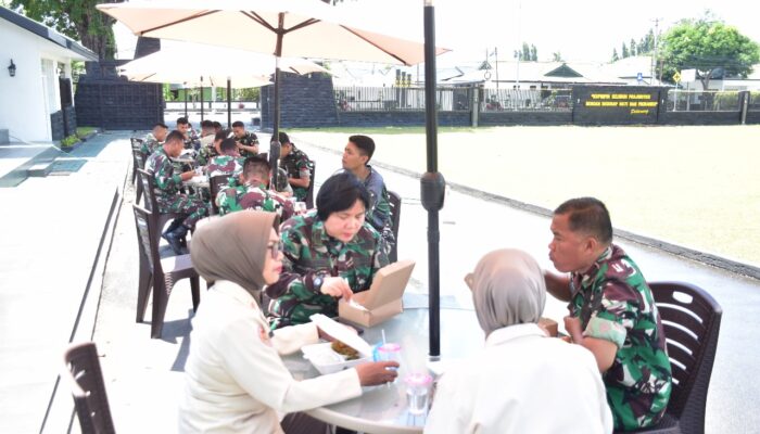 Korem 132/Tdl Gelar Makan Bersama, Ciptakan Kekompakan Prajurit yang Menginspirasi