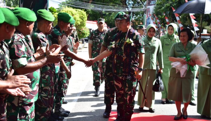 Danrem 132/Tdl Kunjungi Kodim 1308/LB, Disambut Meriah Prajurit dan Persit disertai Tarian Adat Malabot