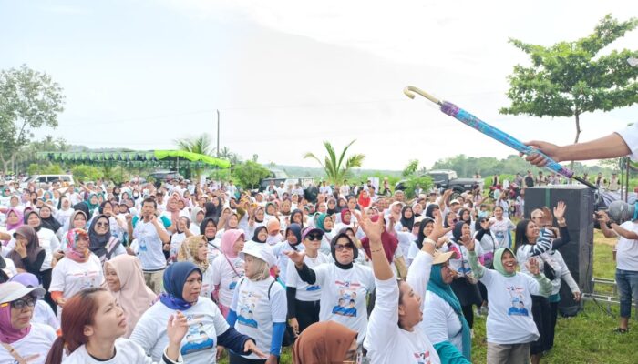 Senam Pagi Lapangan Sendang – Beringin Paslon 02 Gubernur Jawa Tengah. Di Hadiri Jurkam Jawa Tengah Fauzum Mahmudah.