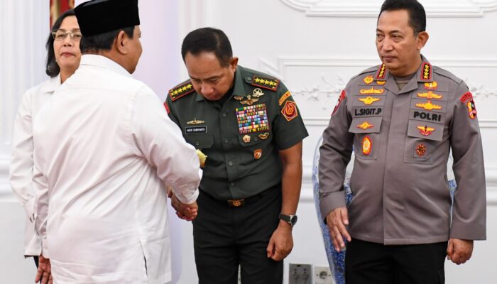 Panglima TNI Hadiri Penandatanganan PP Penghapusan Piutang Macet UMKM di Istana Negara 