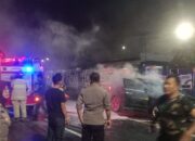 Hendak kembali ke Magelang, sebuah mobil terbakar di depan Polsek Bawen.