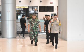 Kasrem 132/Tadulako Antar Kepulangan Menteri P2MI di Bandara Mutiara SIS Al-Jufry Palu