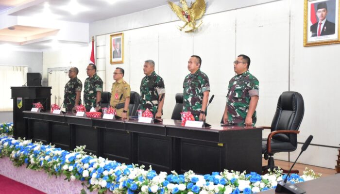 Kasrem 132/Tdl Hadiri Audiensi Tim Pokja Kajian Strategis Sahli Kasad Bidang Polkamnas di Kantor Gubernur