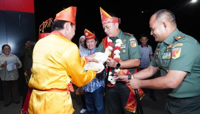 Kunjungan Kerja Danrem 132 Tadulako Disambut Secara Adat Suku Mori di Morowali Utara