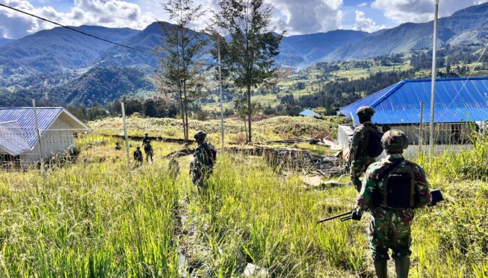 Satgas Mobile Yonif 323 Buaya Putih Kostrad Lumpuhkan 2 OPM di Distrik Sinak