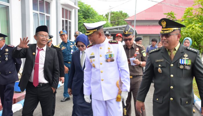 Kasrem 132/Tdl Hadiri Tabur Bunga di Laut dalam Rangka Hari Dharma Samudera, Mengenang Pertempuran Laut