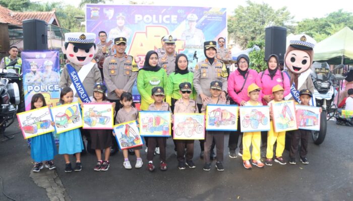 Tingkatkan sadar tertib berlalu lintas, Polres Semarang gelar “Police Art”.