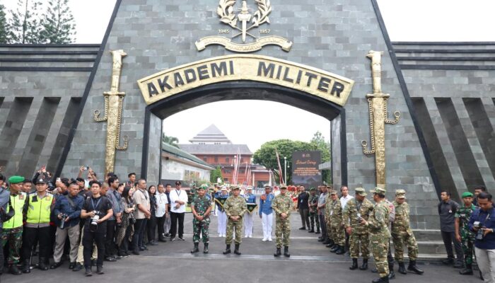 Mendagri Tito Sambut Kedatangan Kepala Daerah Peserta Retreat Pembekalan di Akmil Magelang