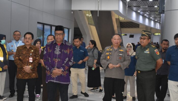 Kasrem 132/Tdl Sambut Kedatangan Kunjungan Kerja Komisi IX DPR RI di Bandara Mutiara Sis Al-Jufri Palu