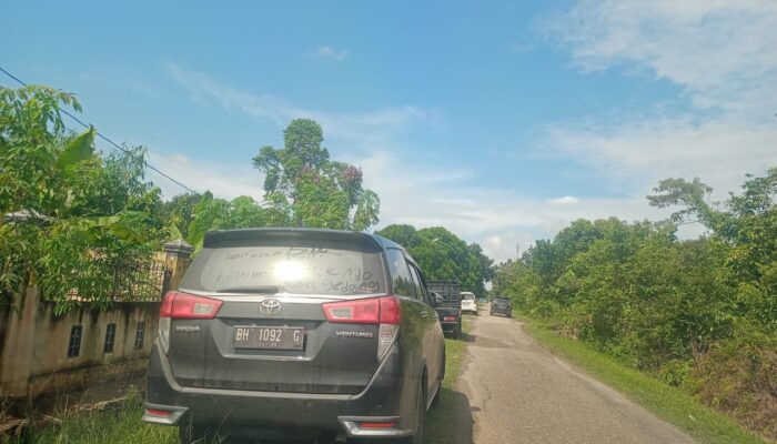 Wowwww…gawat.!!!Diduga Gunakan Plat Hitam di Mobil Dinas , Pejabat Muaro Jambi Terkesan masih ada yang nakal